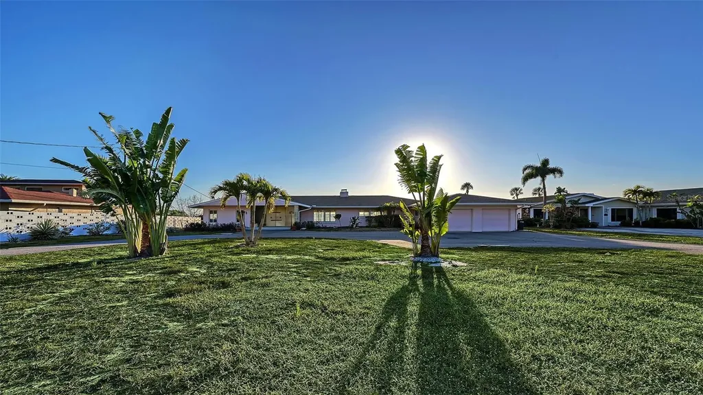 7322 Westmoreland Drive Sarasota FL 34243