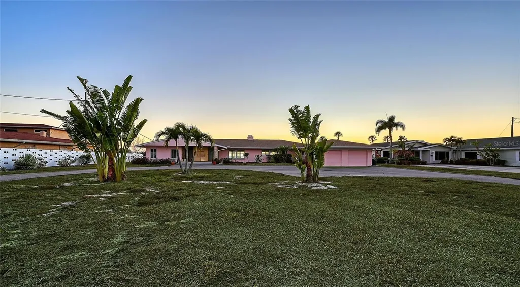 7322 Westmoreland Drive Sarasota FL 34243