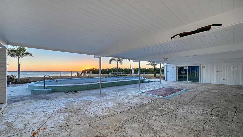 7322 Westmoreland Drive Sarasota FL 34243