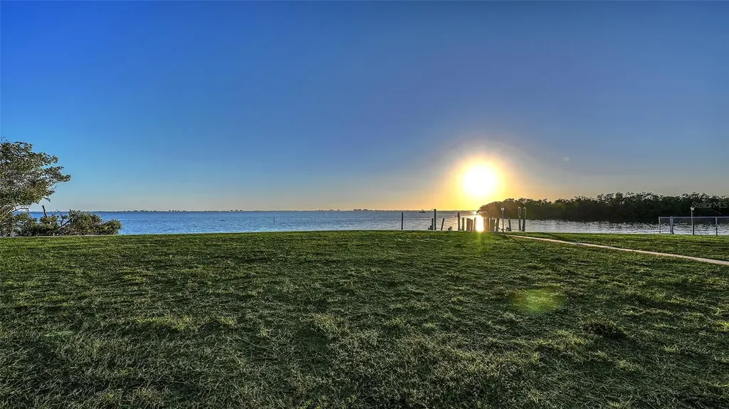 7322 Westmoreland Drive Sarasota FL 34243