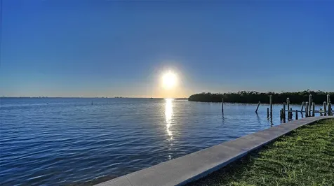7322 Westmoreland Drive Sarasota FL 34243