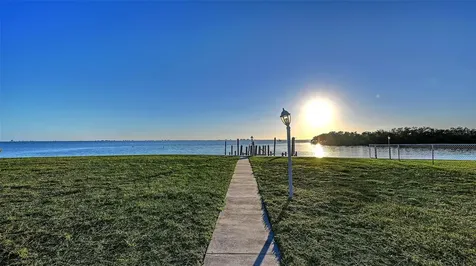 7322 Westmoreland Drive Sarasota FL 34243
