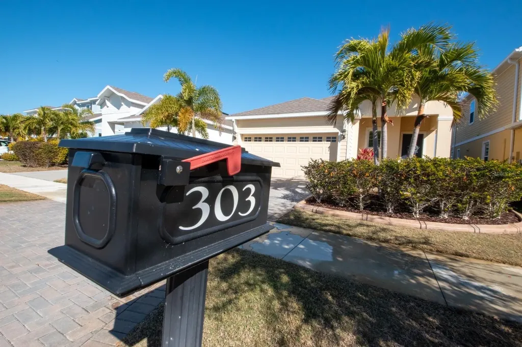 303 Blackrock Lane Apollo Beach FL 33572