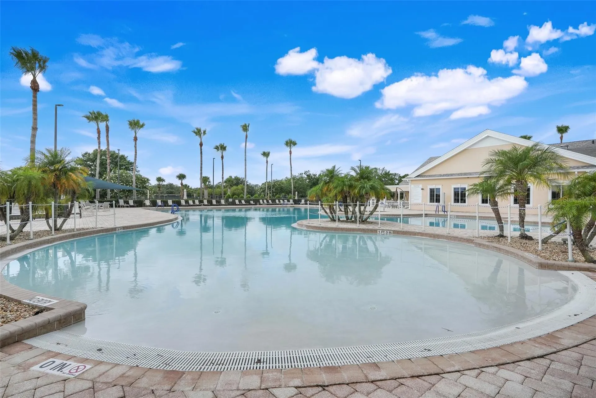 1990 Wallingford Loop Mount Dora FL 32757
