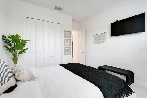 1990 Wallingford Loop Mount Dora FL 32757