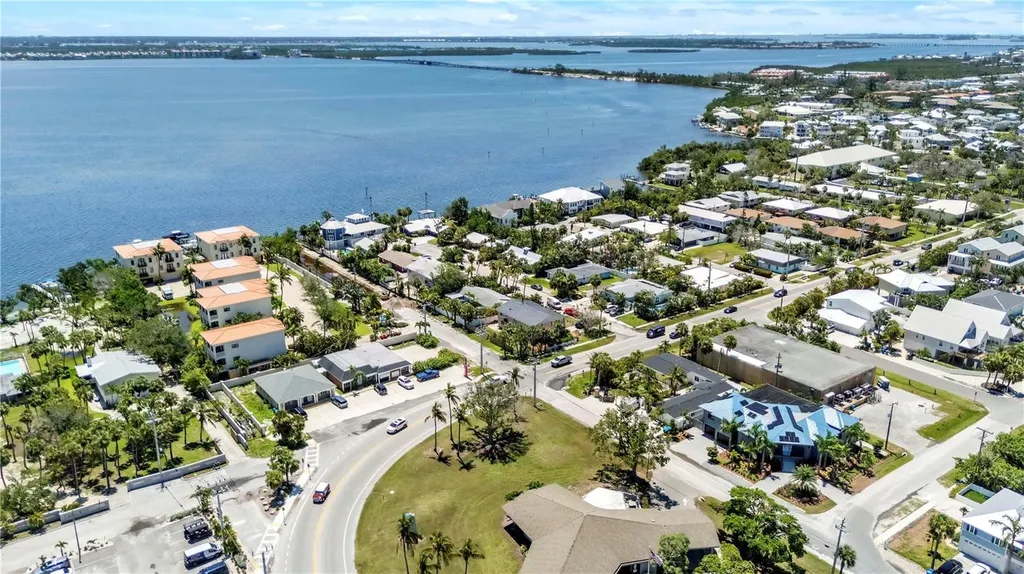 205 Peacock Lane Holmes Beach FL 34217