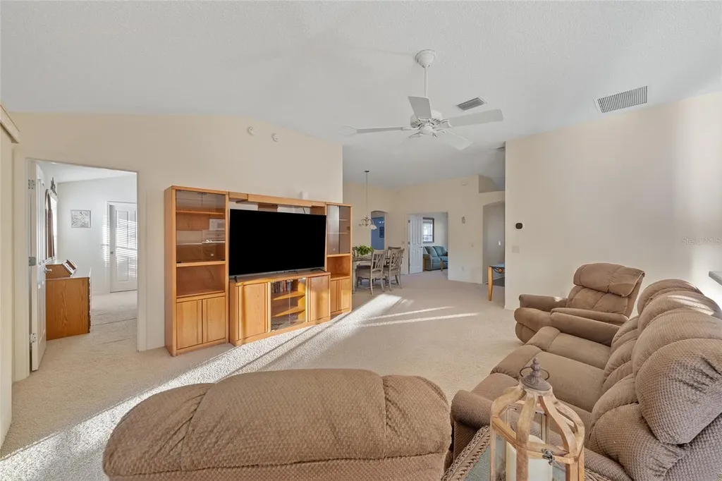 1504 Lynchburg Loop The Villages FL 32162