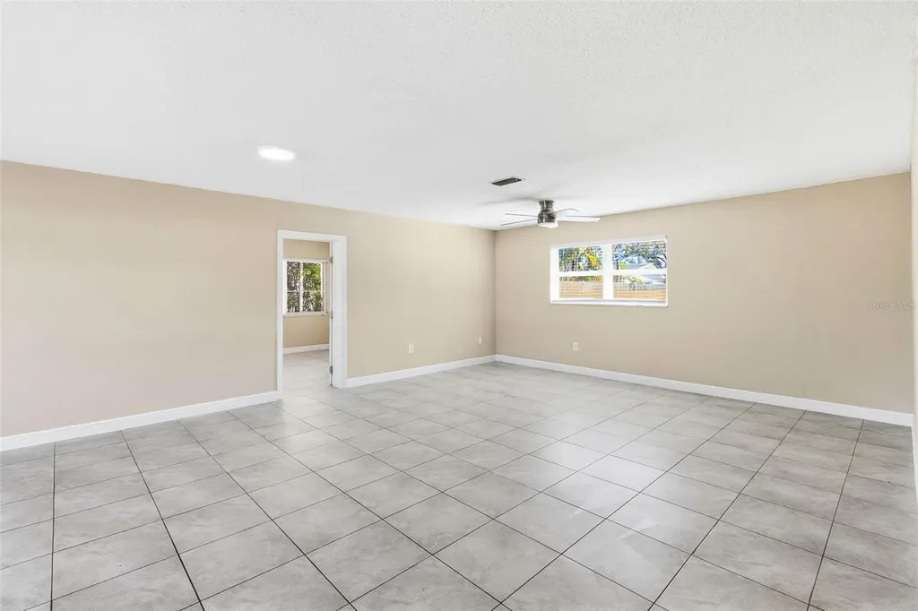 6098 22nd Avenue N St Petersburg FL 33710