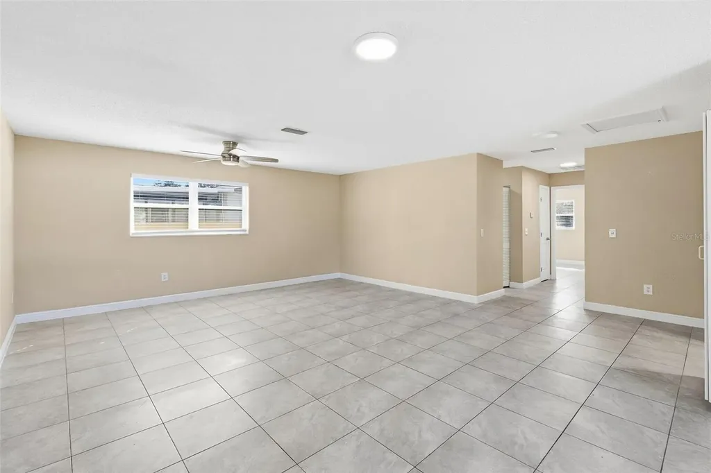 6098 22nd Avenue N St Petersburg FL 33710