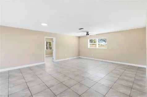 6098 22nd Avenue N St Petersburg FL 33710