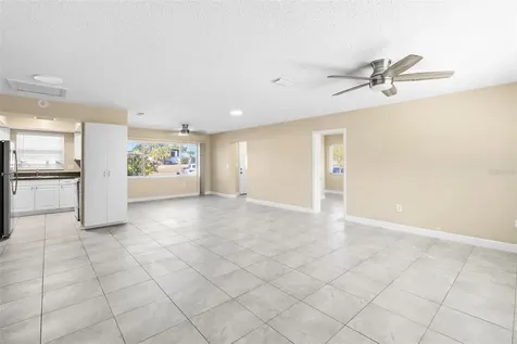 6098 22nd Avenue N St Petersburg FL 33710