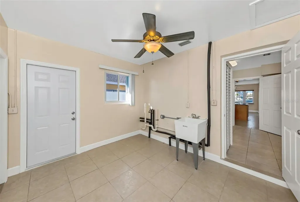 1445 Corey Way S South Pasadena FL 33707