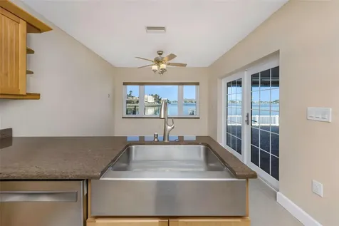 1445 Corey Way S South Pasadena FL 33707