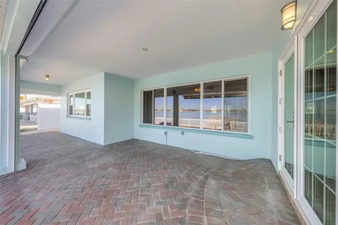 1445 Corey Way S South Pasadena FL 33707