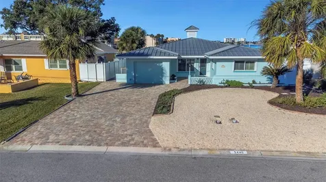 1445 Corey Way S South Pasadena FL 33707