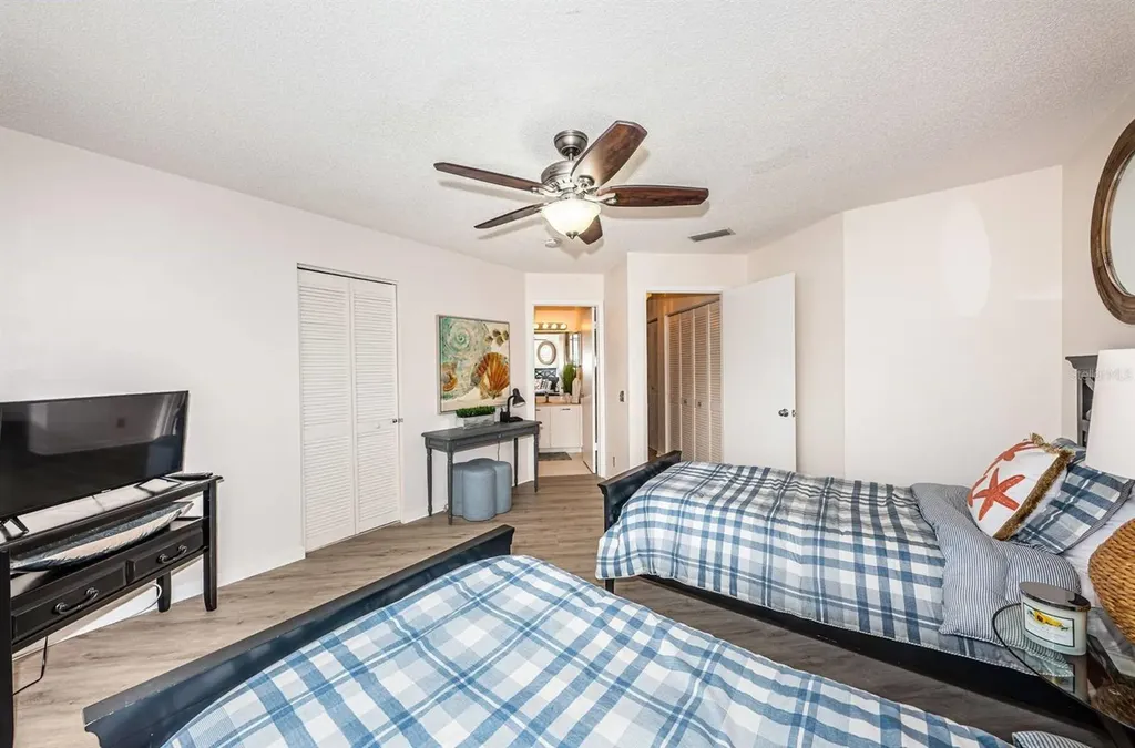 6141 Bahia Del Mar Boulevard St Petersburg FL 33715