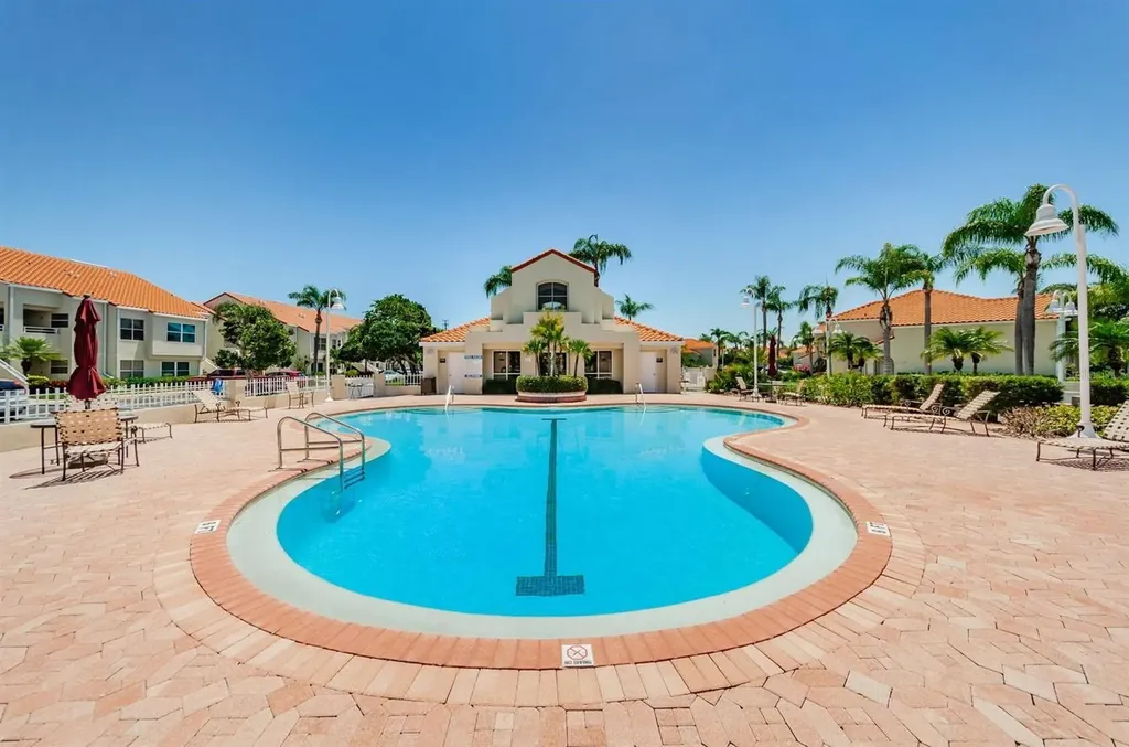 6141 Bahia Del Mar Boulevard St Petersburg FL 33715
