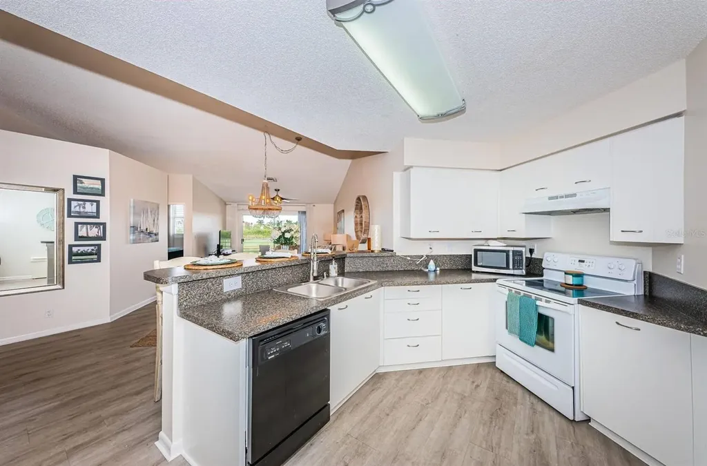 6141 Bahia Del Mar Boulevard St Petersburg FL 33715