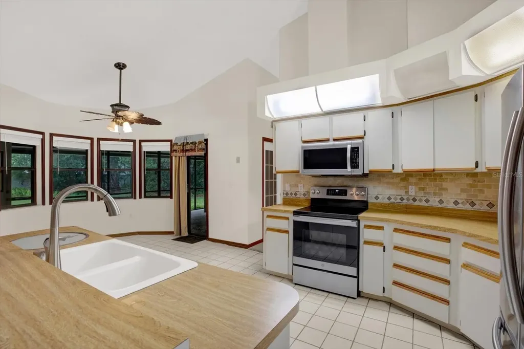 642 Erin Way Brooksville FL 34601