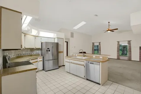 642 Erin Way Brooksville FL 34601
