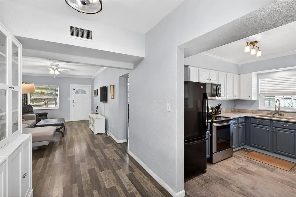 1943 Cloverlawn Avenue Orlando FL 32806
