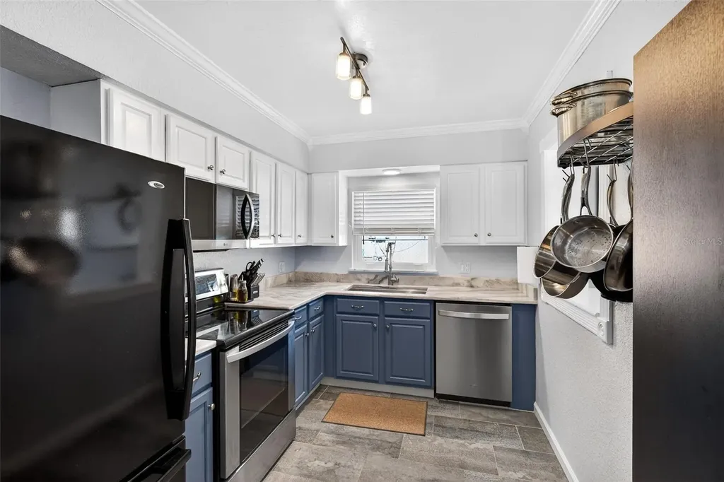 1943 Cloverlawn Avenue Orlando FL 32806