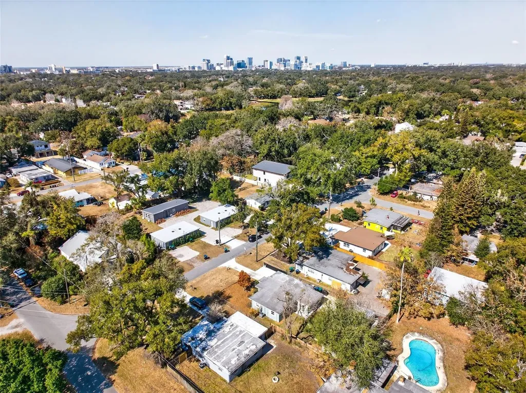 1943 Cloverlawn Avenue Orlando FL 32806