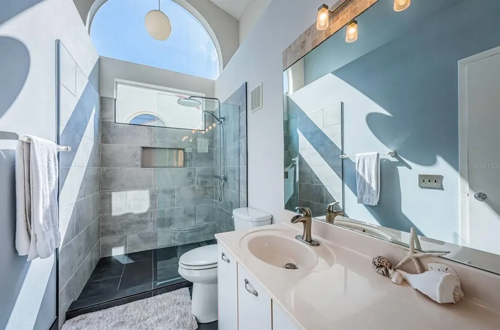 6151 Bahia Del Mar Boulevard St Petersburg FL 33715