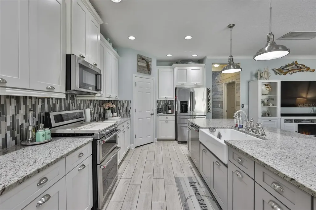 5227 Admiral Pointe Drive Apollo Beach FL 33572