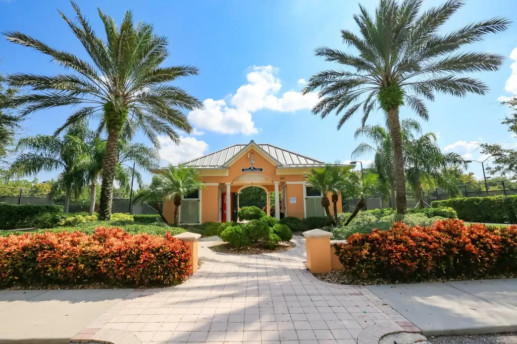 5227 Admiral Pointe Drive Apollo Beach FL 33572