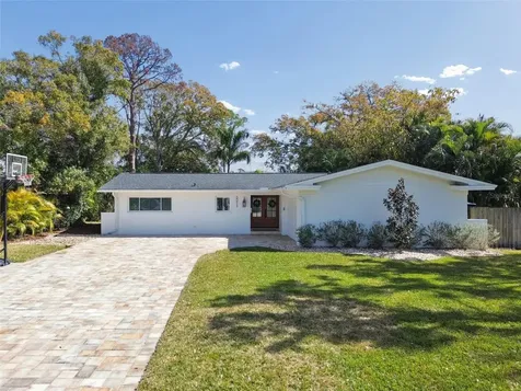 5213 Venetian Boulevard NE St Petersburg FL 33703