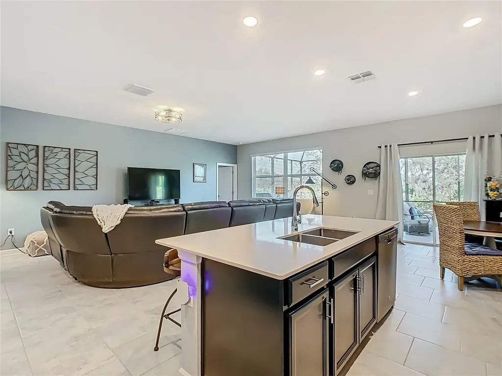 1055 Oak Bluff Drive Davenport FL 33837