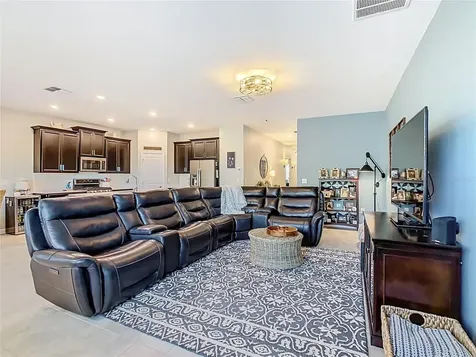 1055 Oak Bluff Drive Davenport FL 33837