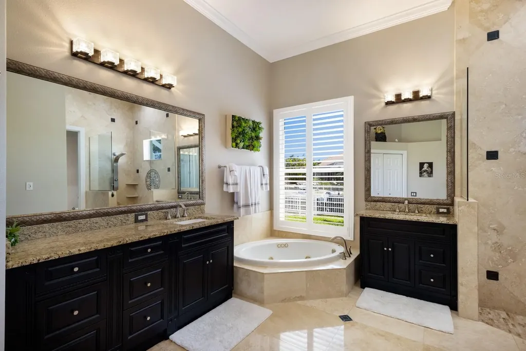 541 Fore Drive Bradenton FL 34208