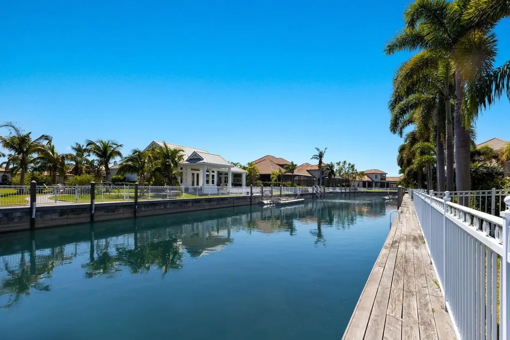 541 Fore Drive Bradenton FL 34208