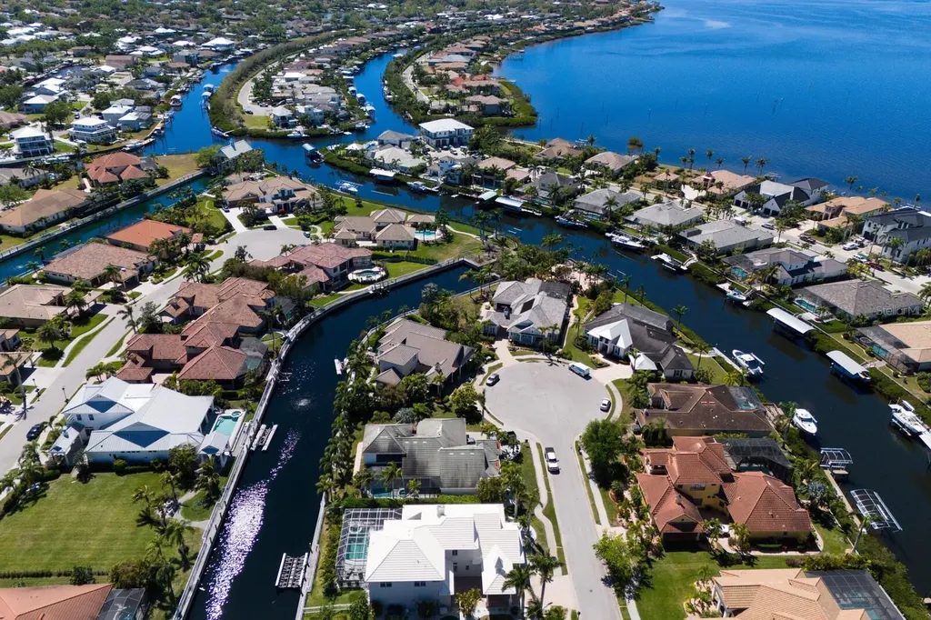 541 Fore Drive Bradenton FL 34208