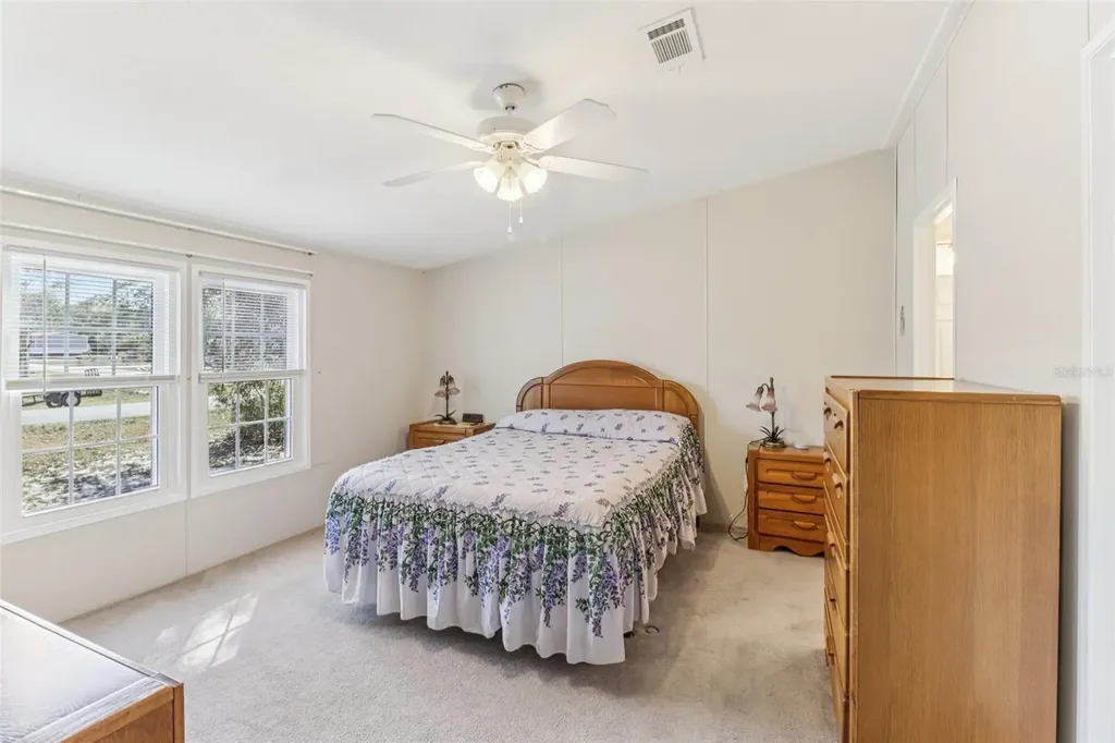16180 NE 2nd Loop Silver Springs FL 34488