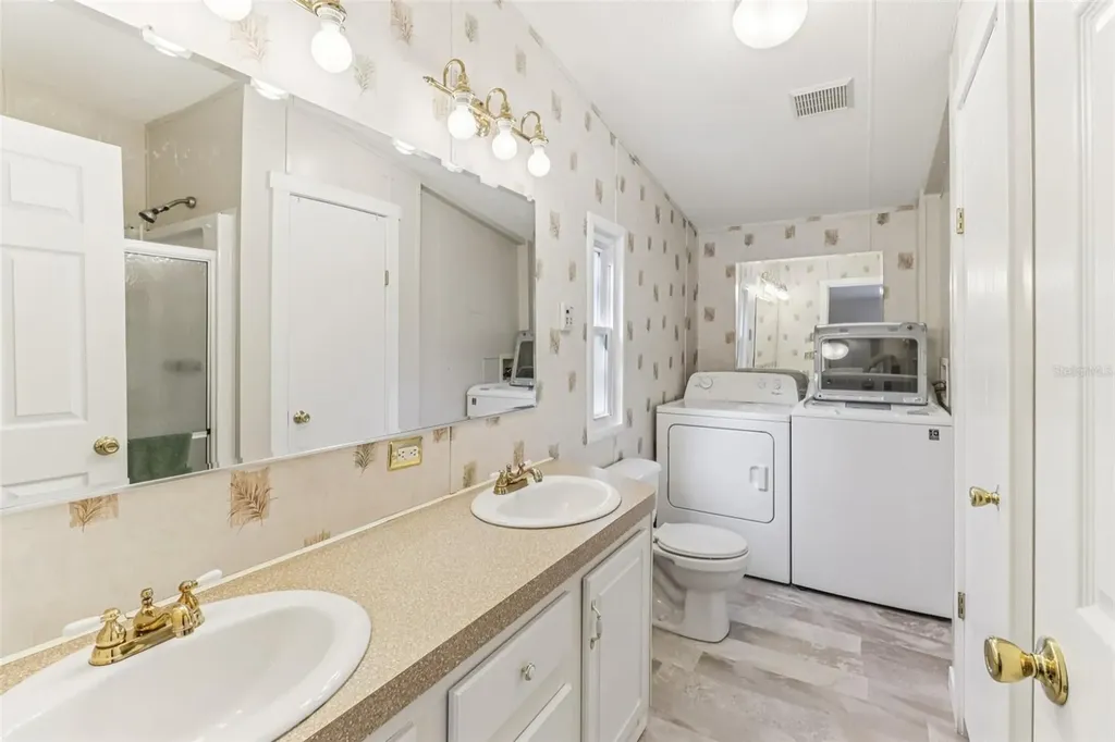 16180 NE 2nd Loop Silver Springs FL 34488