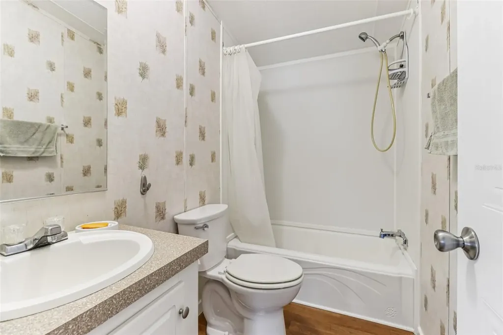 16180 NE 2nd Loop Silver Springs FL 34488