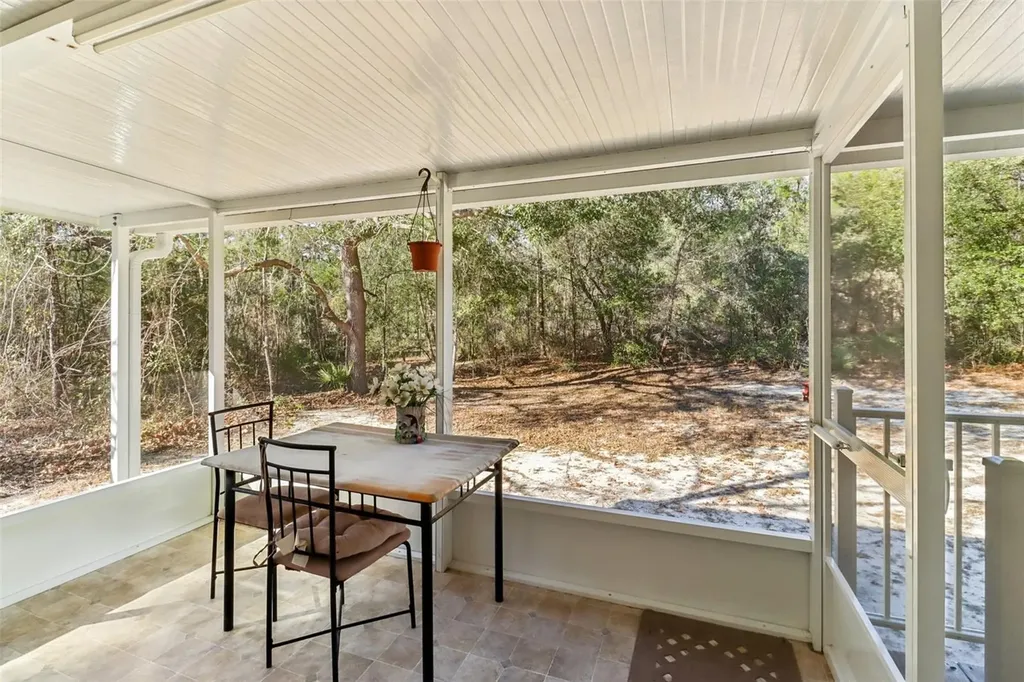 16180 NE 2nd Loop Silver Springs FL 34488