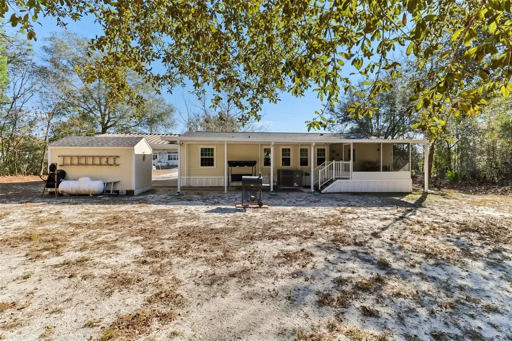 16180 NE 2nd Loop Silver Springs FL 34488