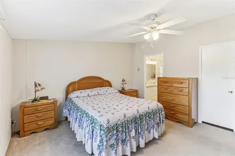 16180 NE 2nd Loop Silver Springs FL 34488