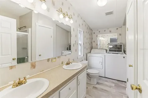 16180 NE 2nd Loop Silver Springs FL 34488