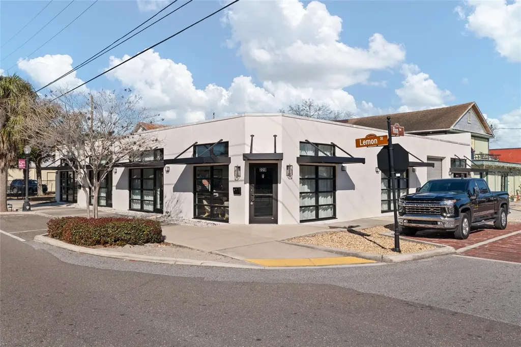 229 E Lemon Street Tarpon Springs FL 34689