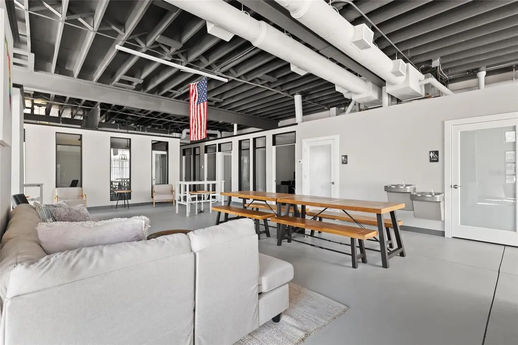 229 E Lemon Street Tarpon Springs FL 34689