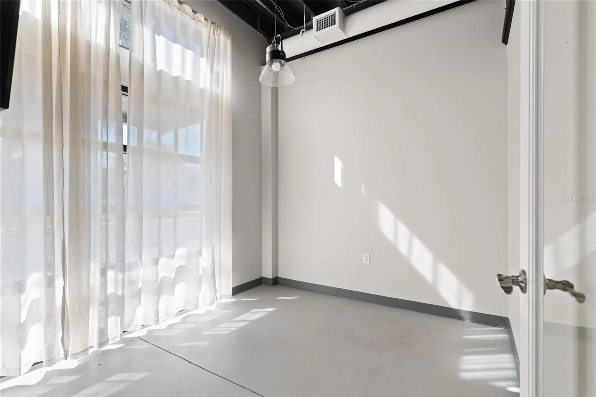 229 E Lemon Street Tarpon Springs FL 34689