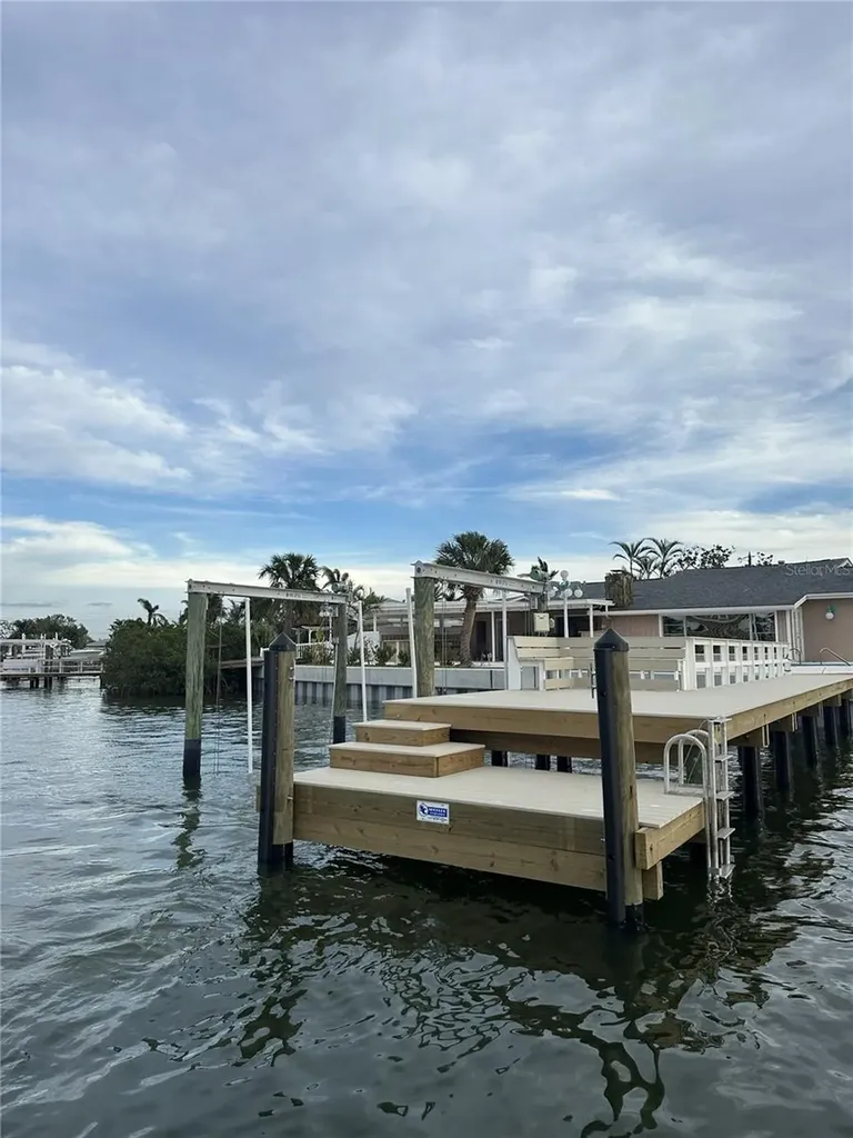7985 4th Avenue S St Petersburg FL 33707