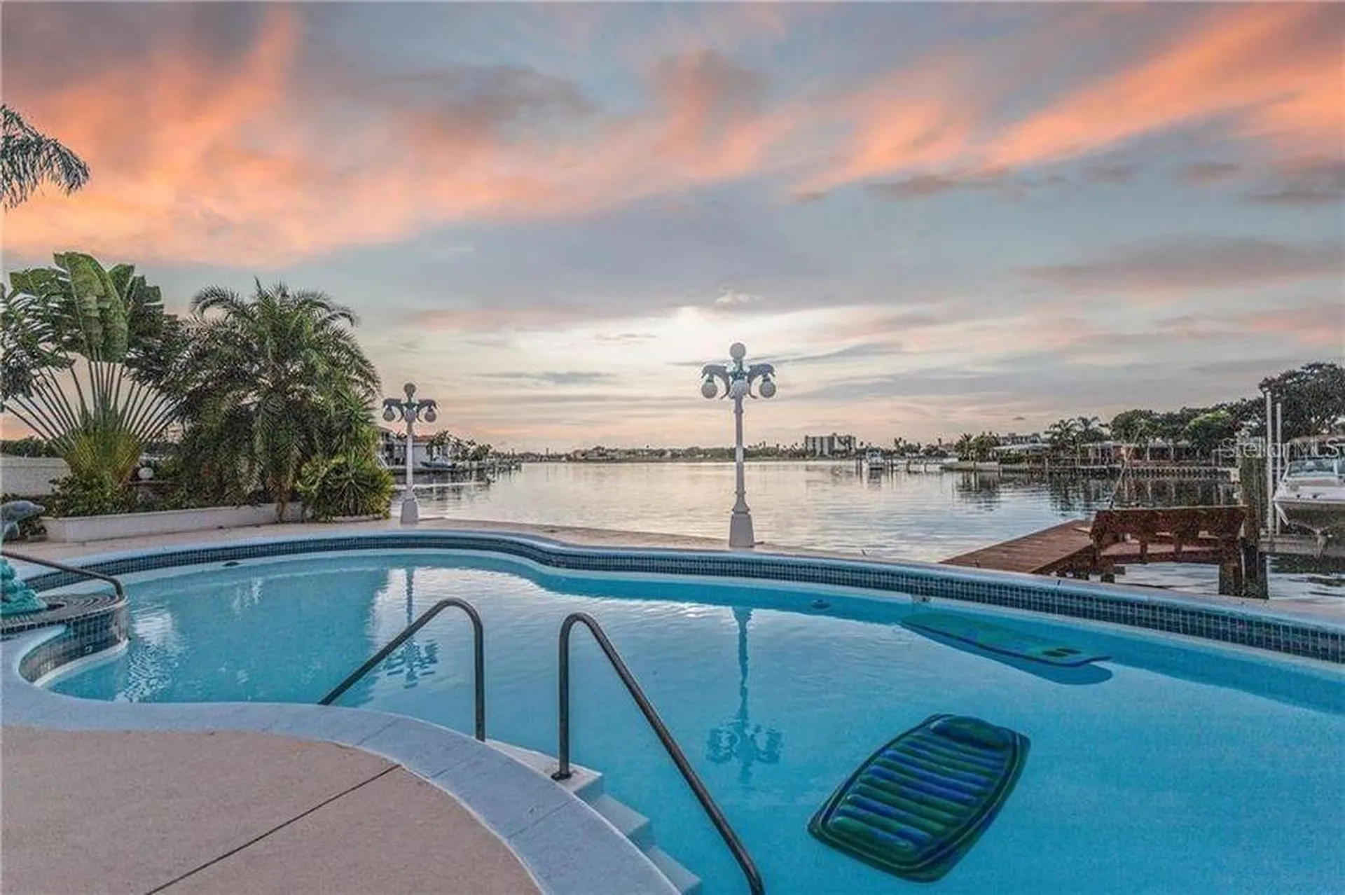7985 4th Avenue S St Petersburg FL 33707