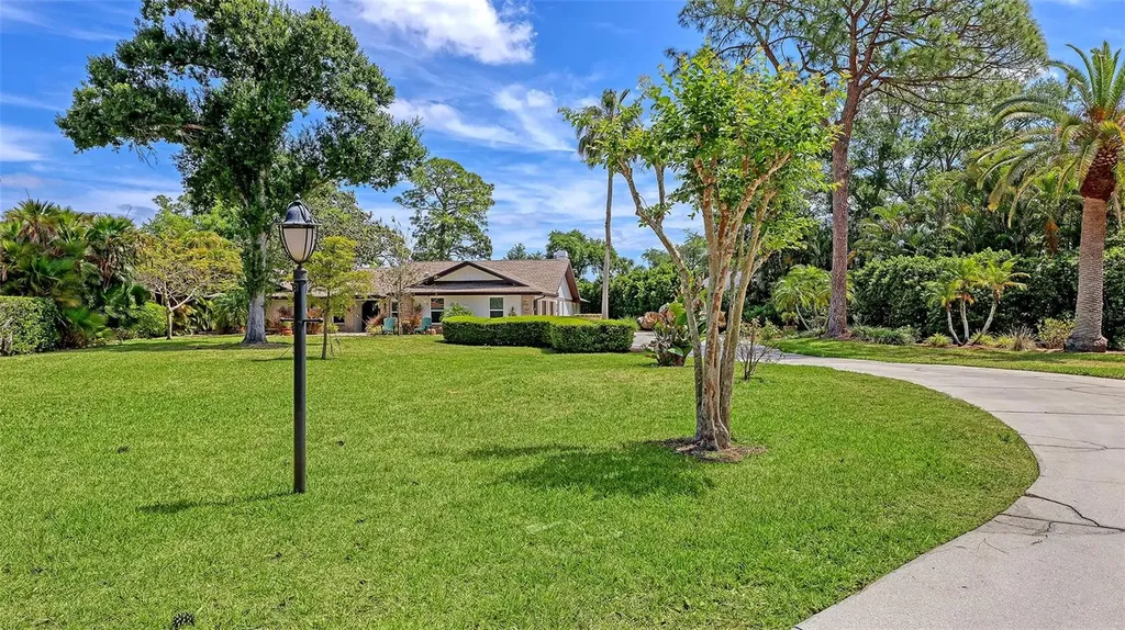 7937 Broadmoor Pines Boulevard Sarasota FL 34243