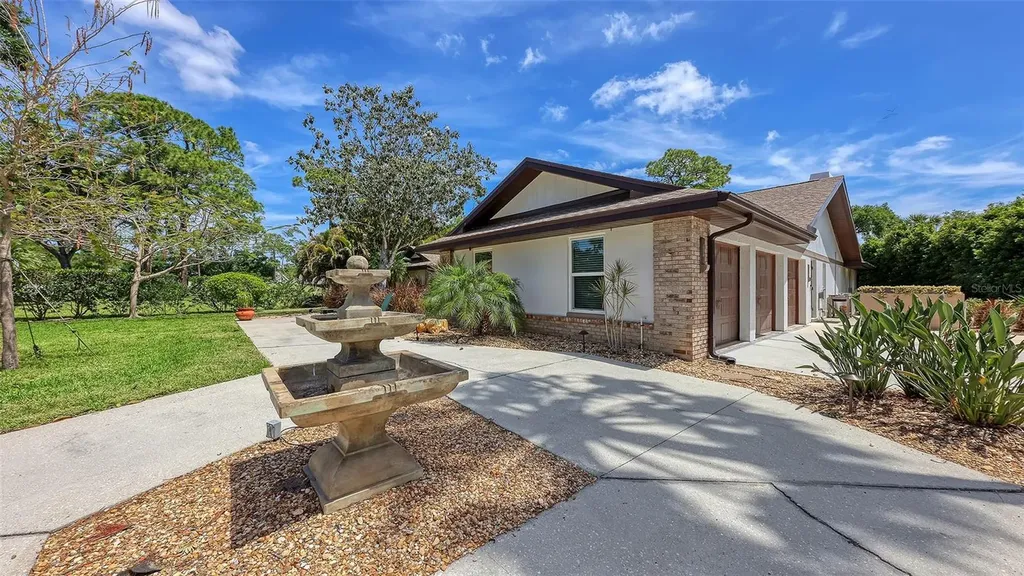 7937 Broadmoor Pines Boulevard Sarasota FL 34243